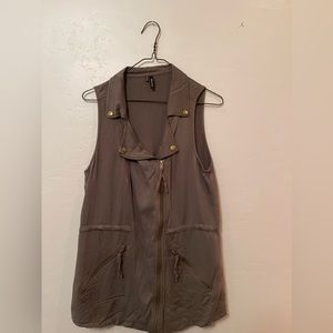 Maurices olive green vest, women’s size medium